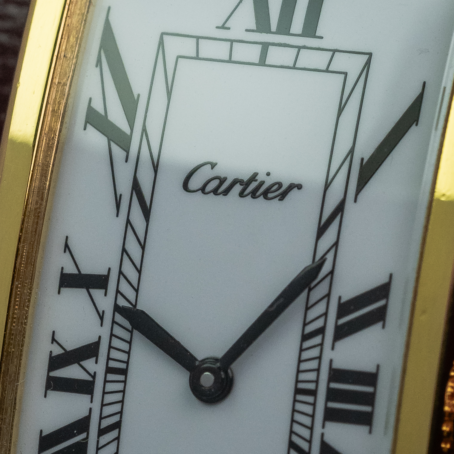 Cartier アーチ型 置時計 カルティエが卓上でクロックになる“鐘型”ウォッチを復刻