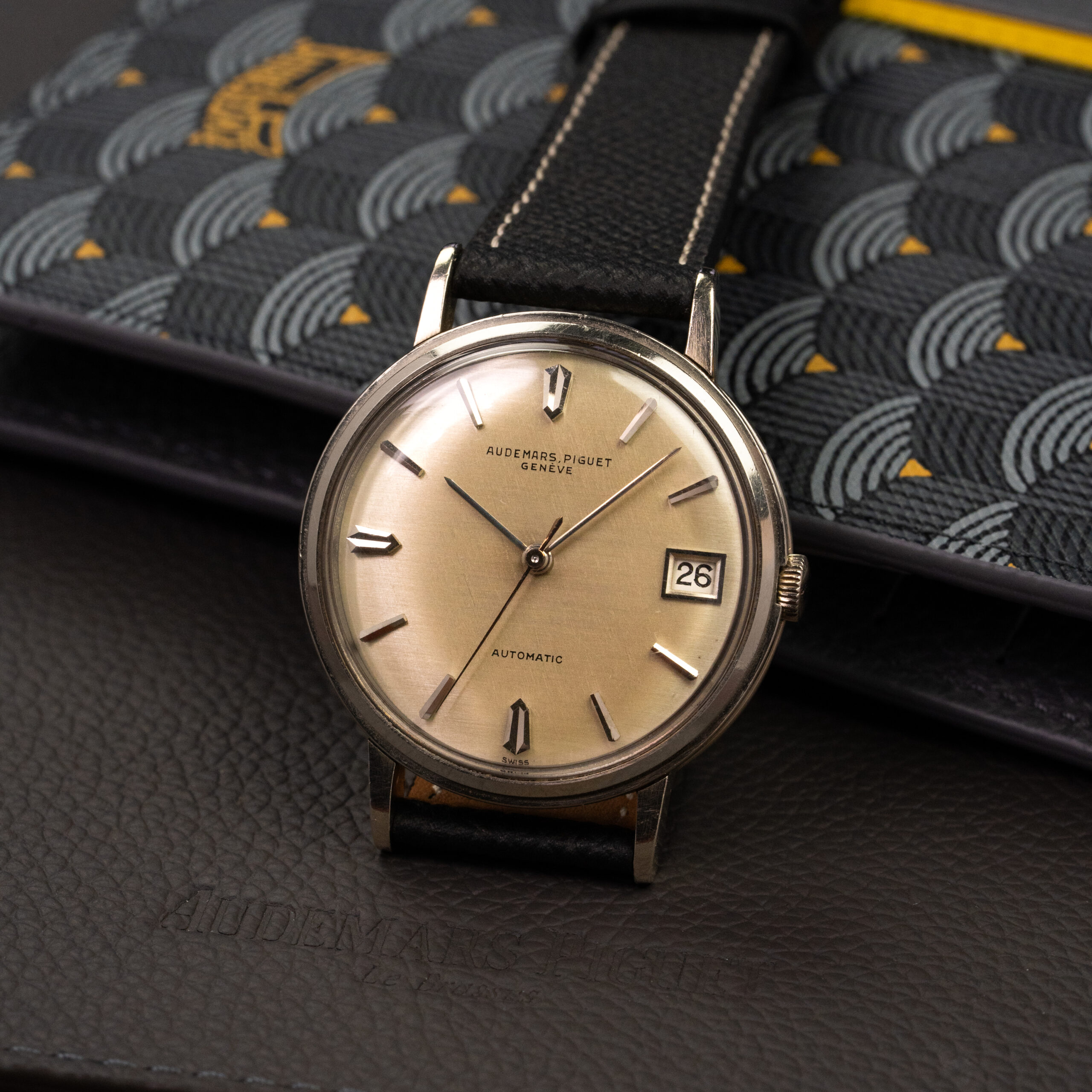 Audemars Piguet Classique 5281 - Amsterdam Vintage Watches