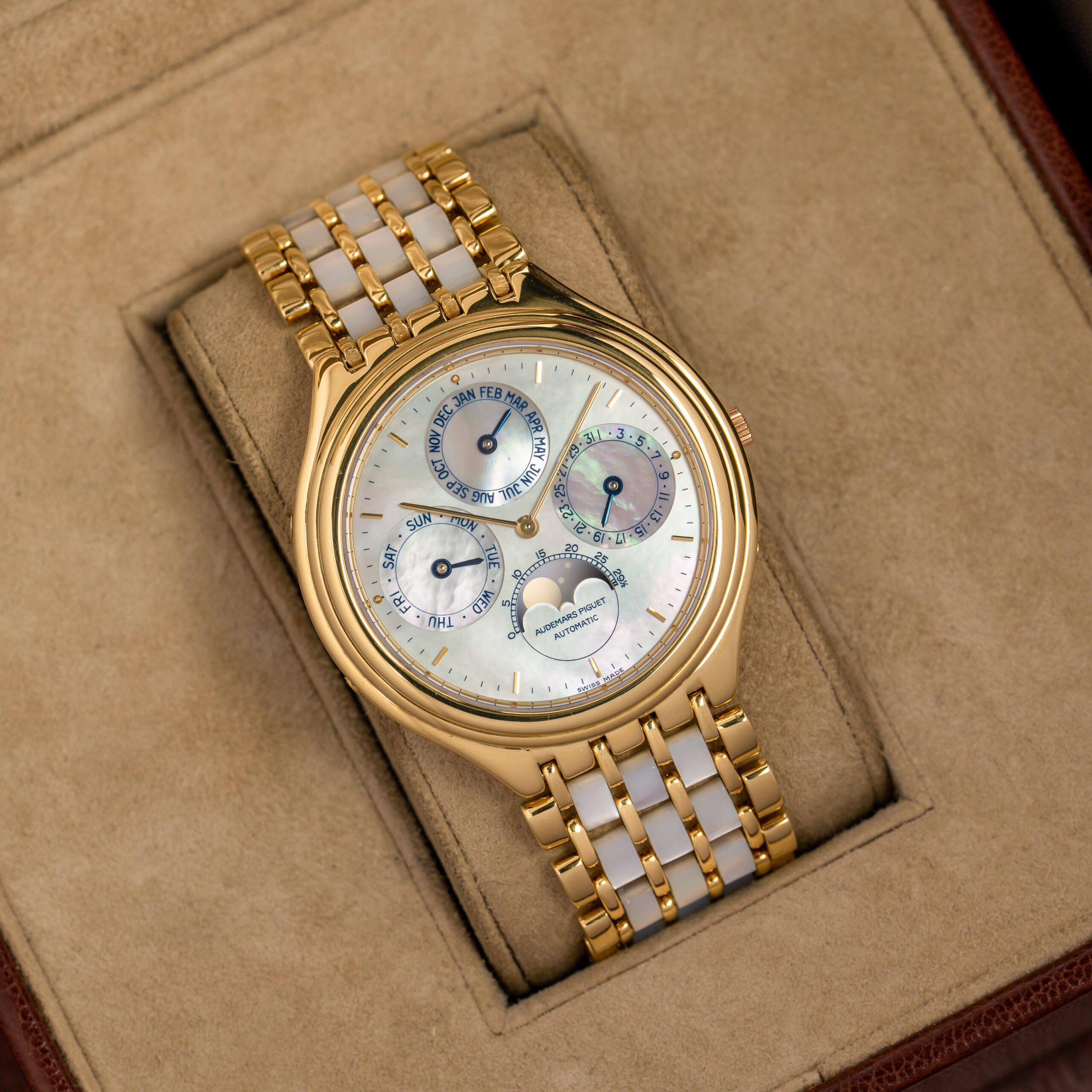 OMEGA×AUDEMARS PIGUET×ロンジン×Waltham他4本一括 Introducing the Audemars Royal Oak QP Ultra-Thin Smoky-Blue