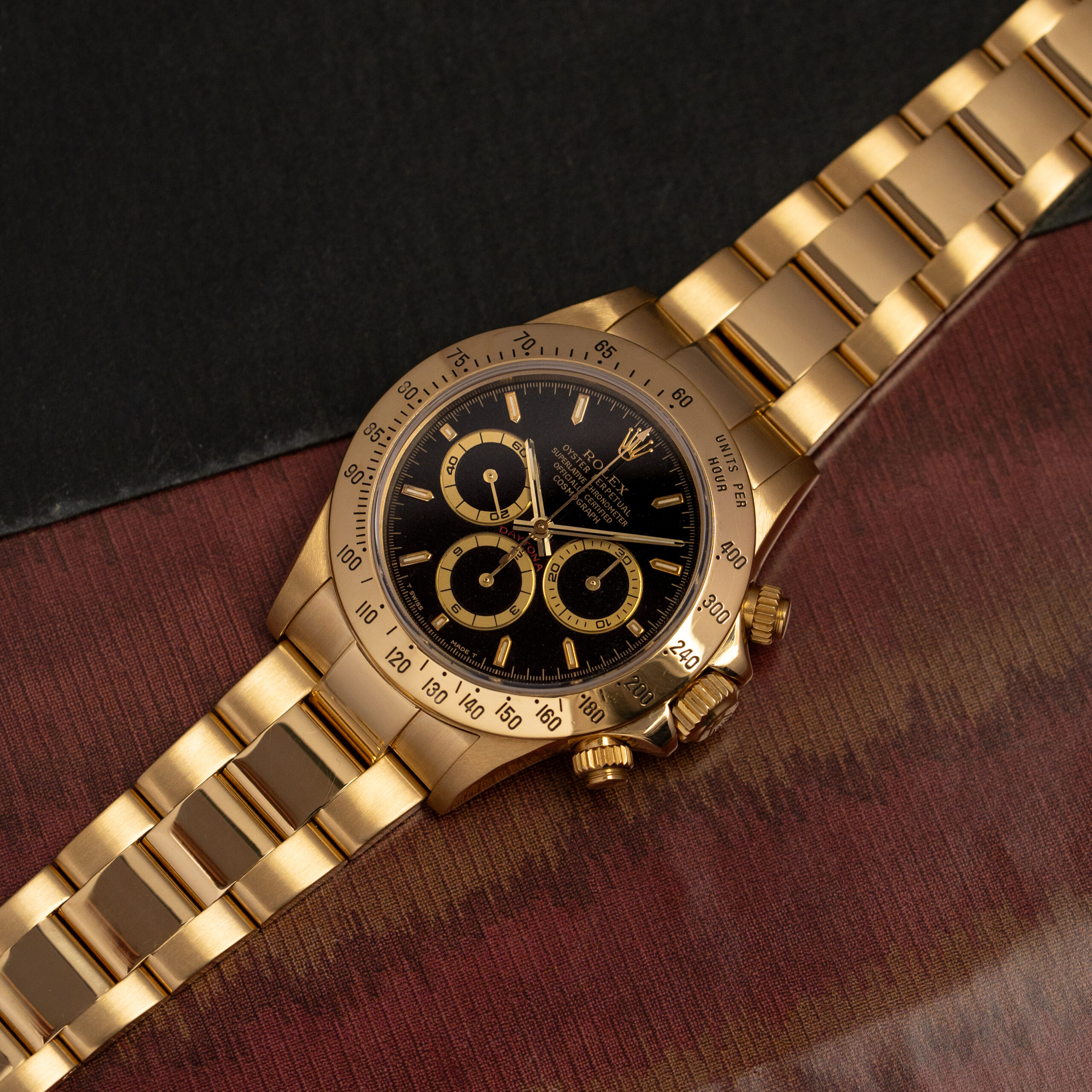 18K Yellow gold fold-over clasp, original Rolex Archives